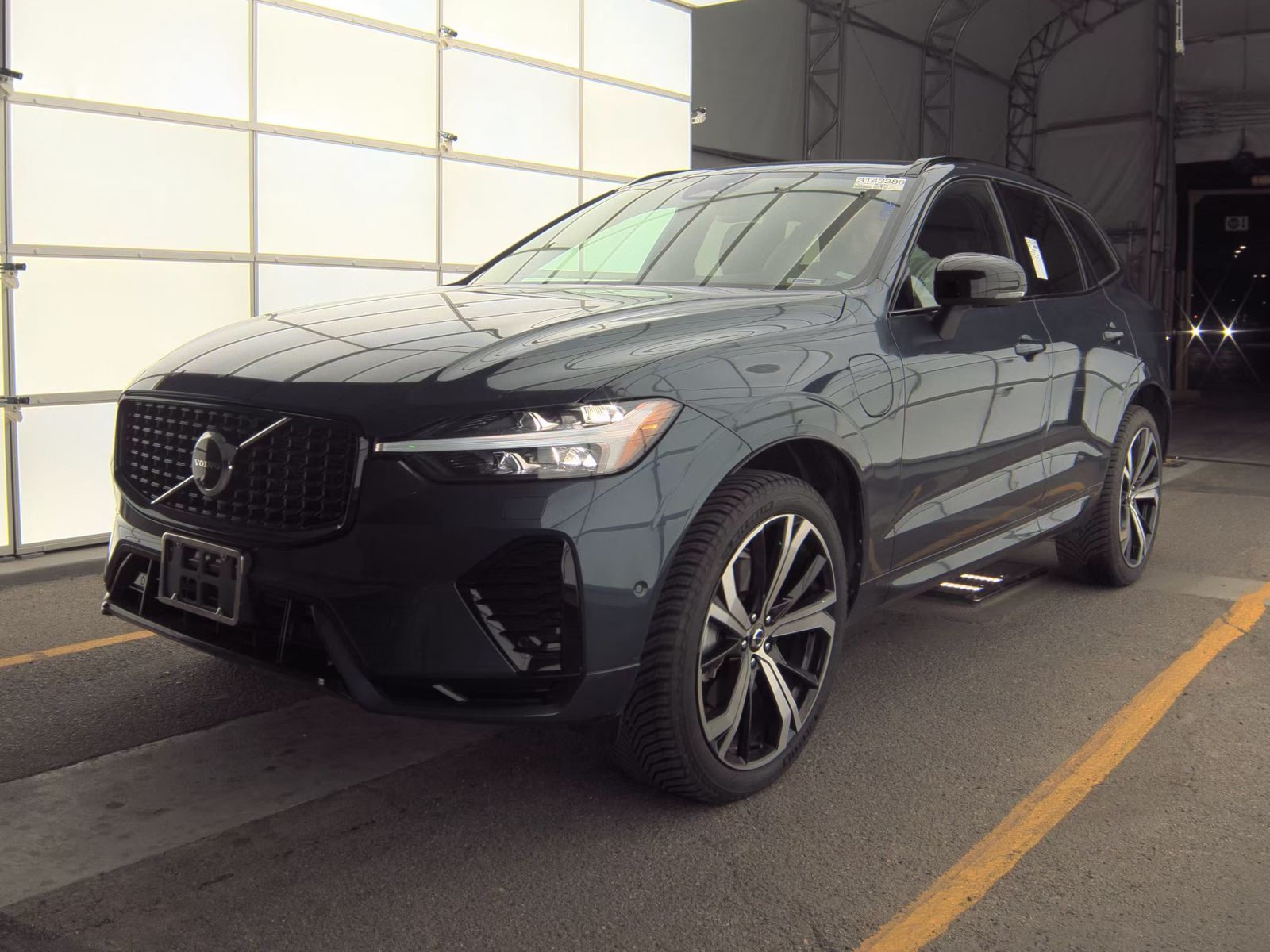 2022 Volvo XC60 Recharge T8 R-Design AWD