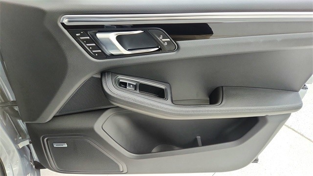 2024 Porsche Macan Base AWD