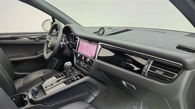 2024 Porsche Macan Base AWD