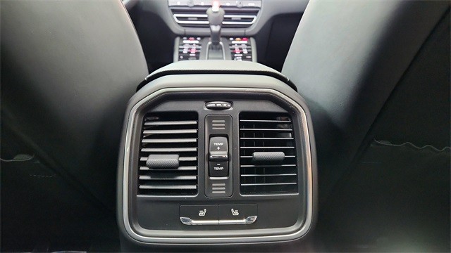 2024 Porsche Macan Base AWD