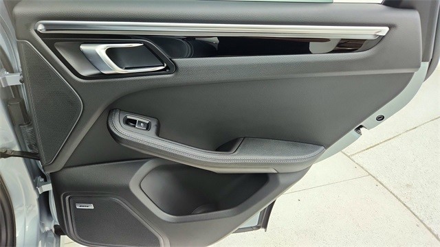 2024 Porsche Macan Base AWD