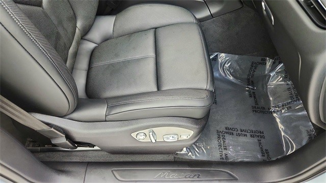 2024 Porsche Macan Base AWD