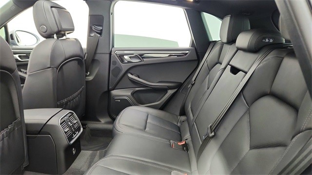 2024 Porsche Macan Base AWD