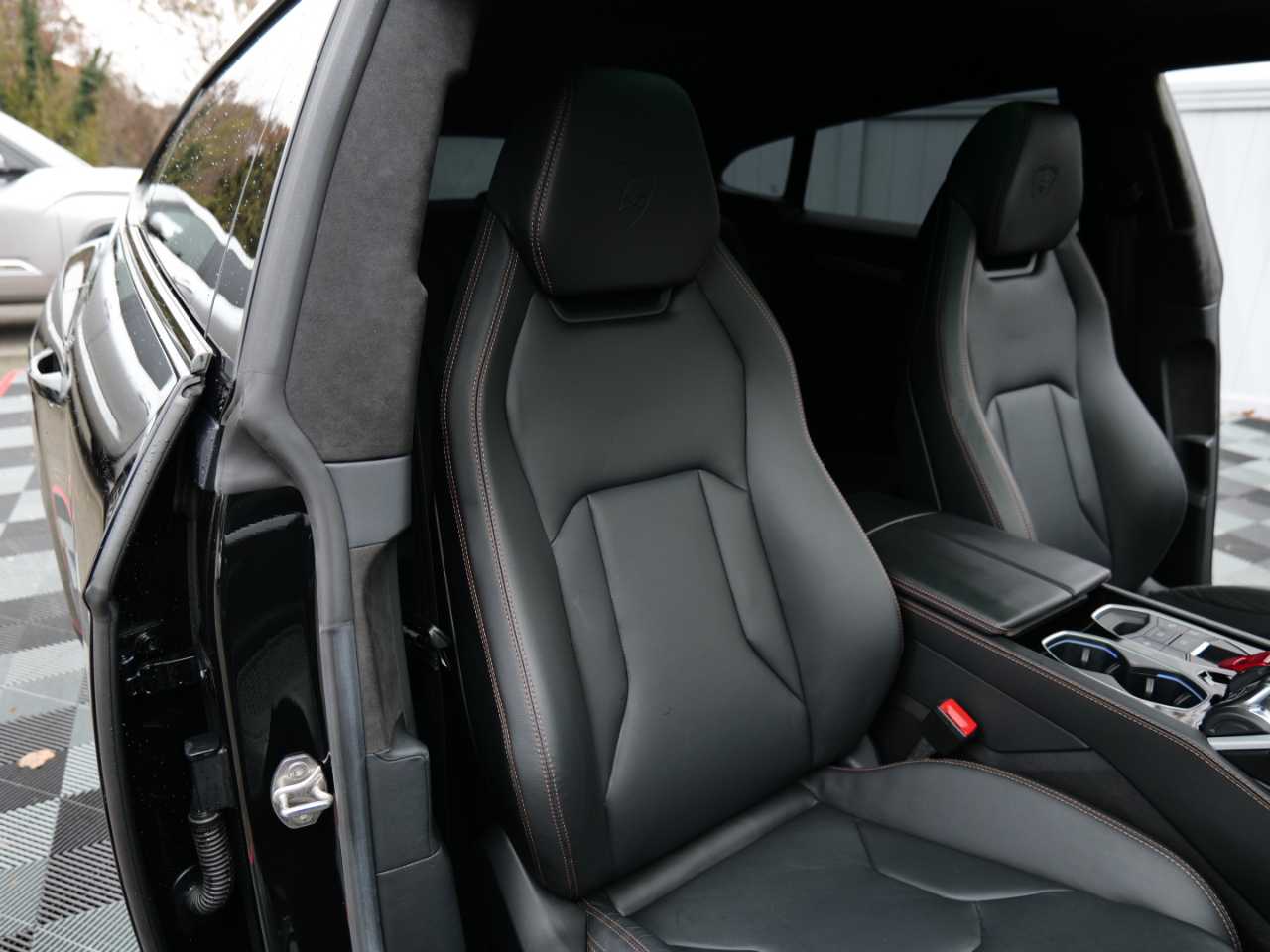 2021 Lamborghini Urus Base AWD