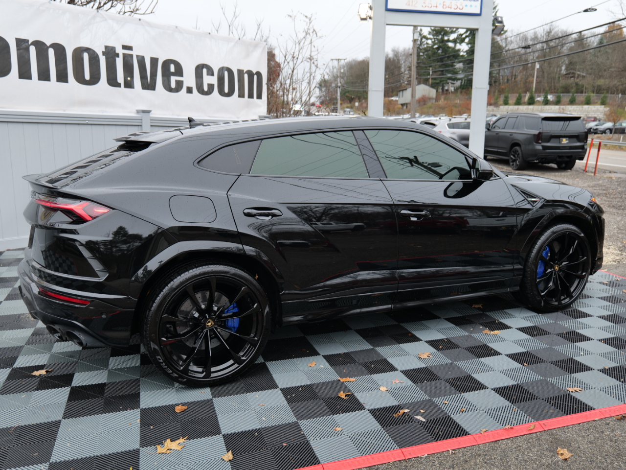 2021 Lamborghini Urus Base AWD