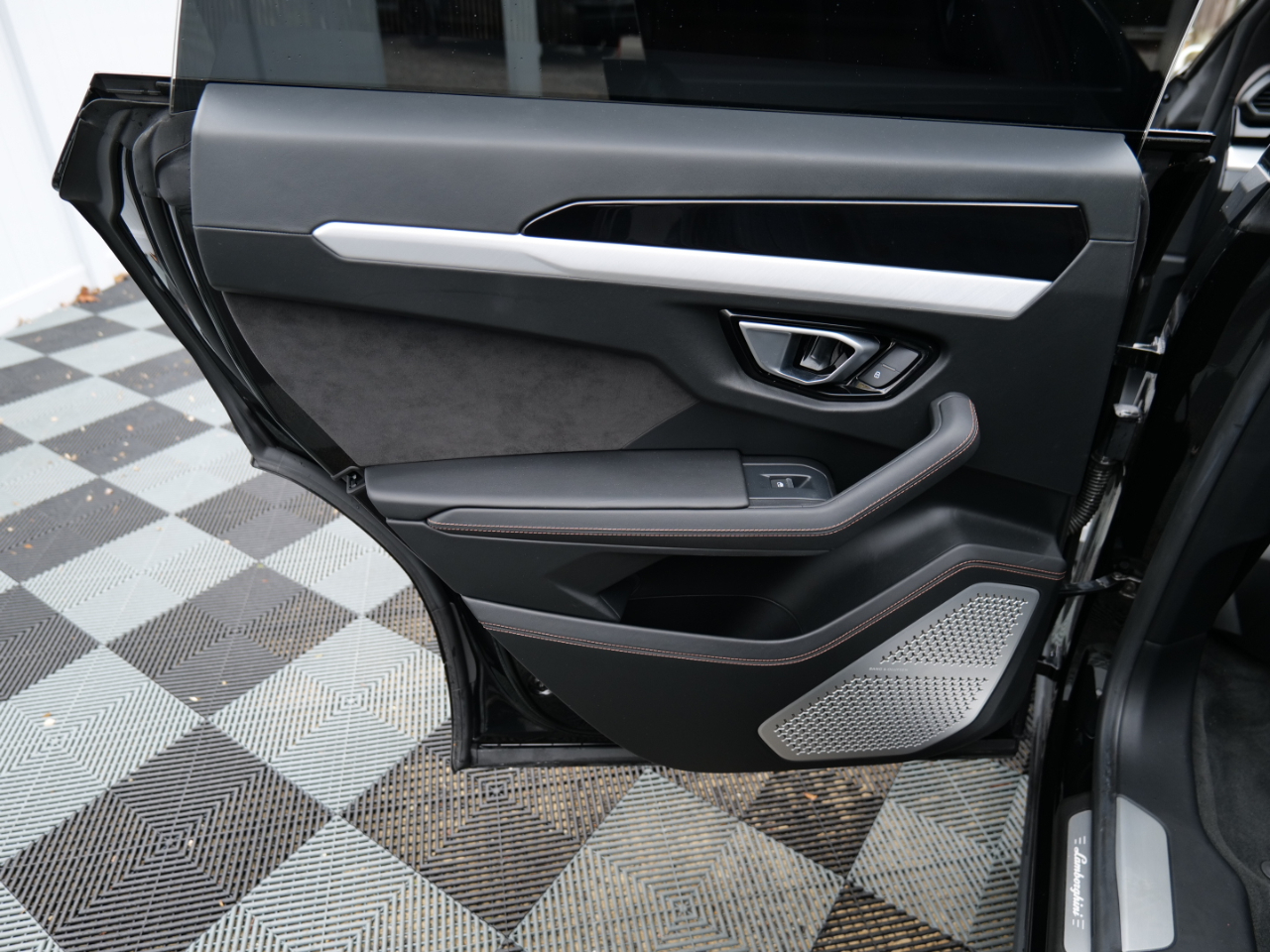 2021 Lamborghini Urus Base AWD