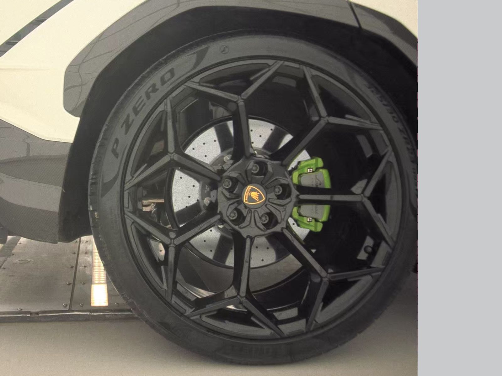 2024 Lamborghini Urus Performante AWD