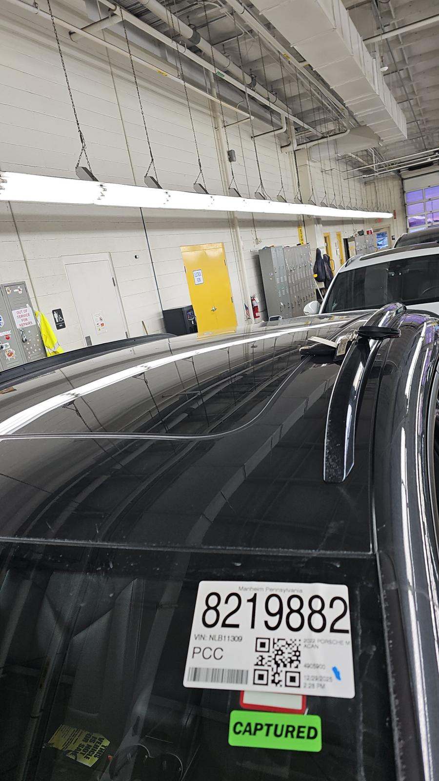 2022 Porsche Macan Base AWD