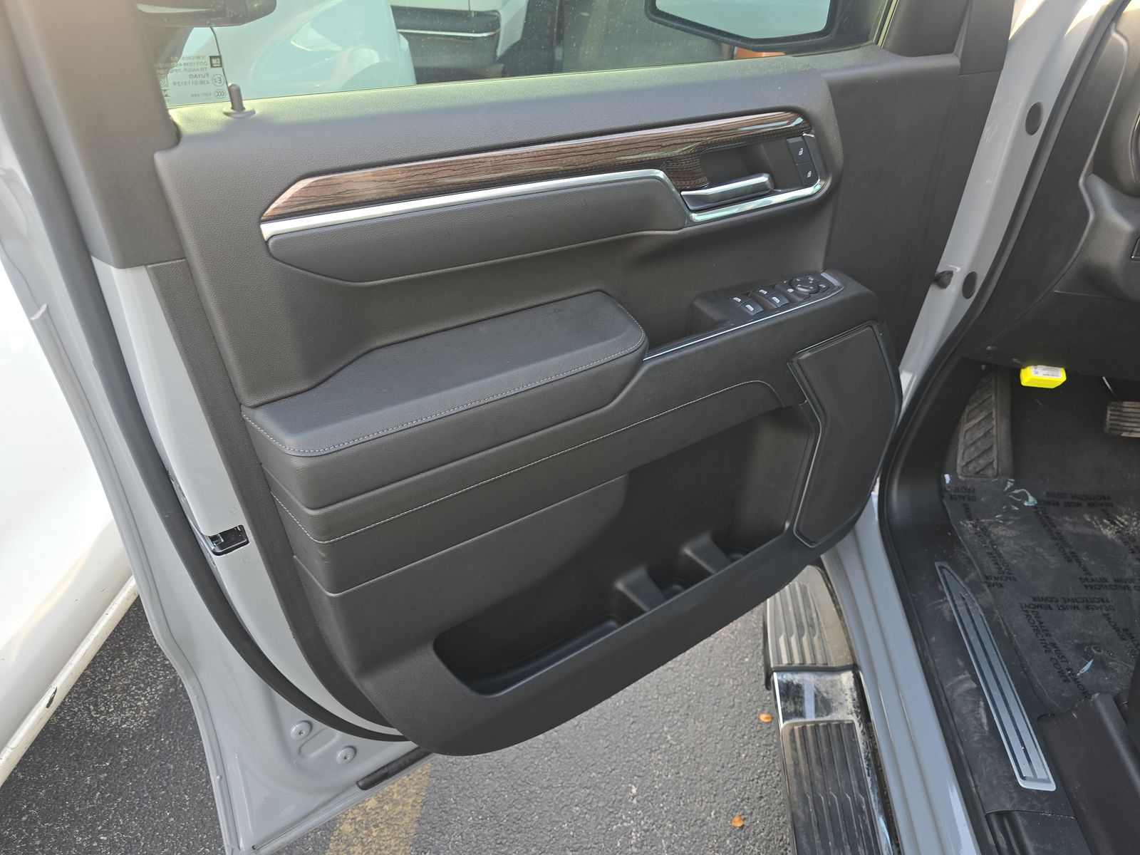 2024 Chevrolet Silverado 1500 LT RWD