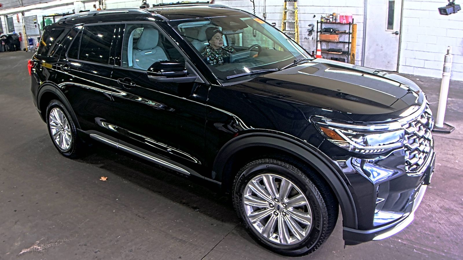 2025 Ford Explorer Platinum AWD