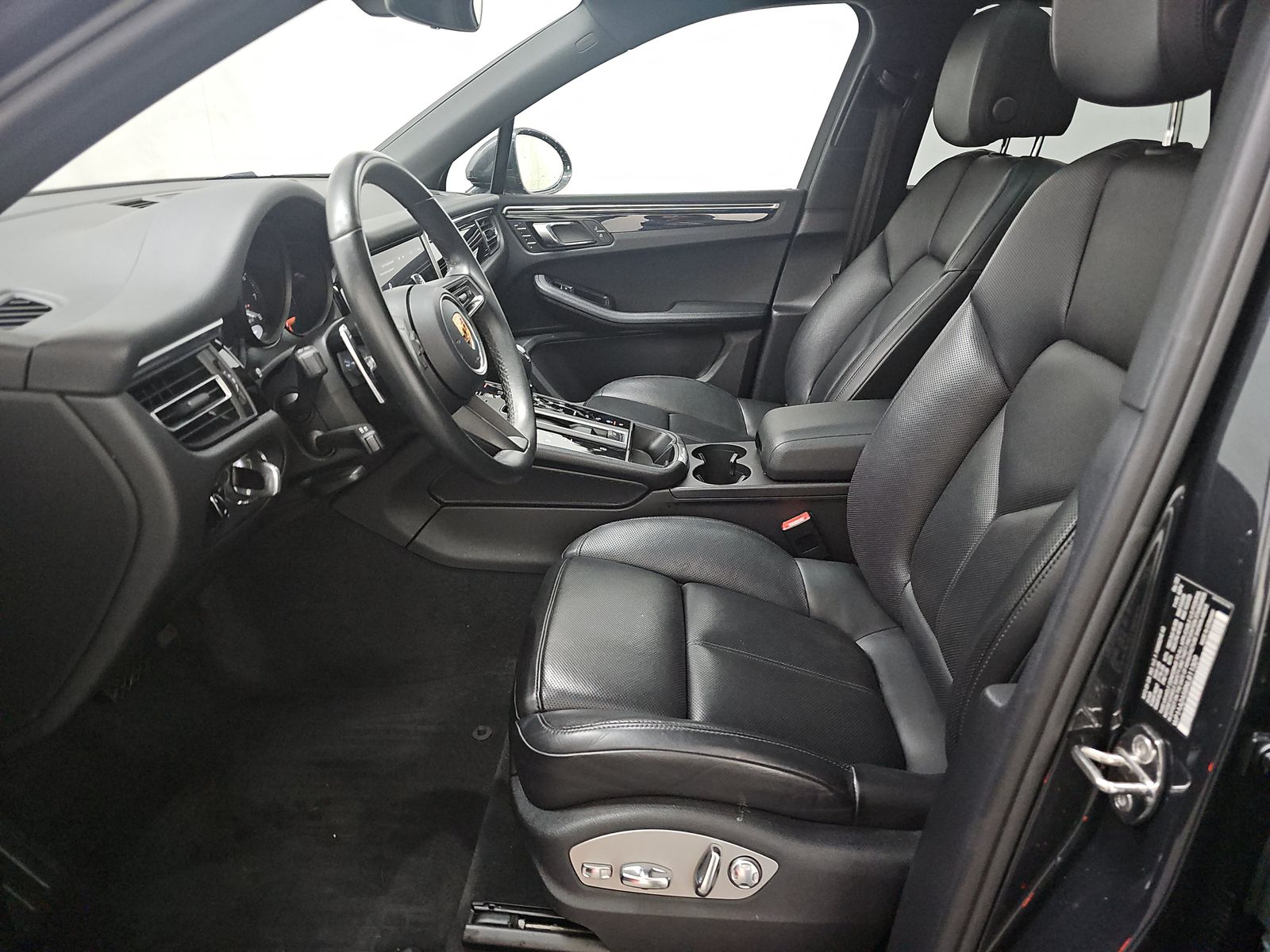 2022 Porsche Macan Base AWD