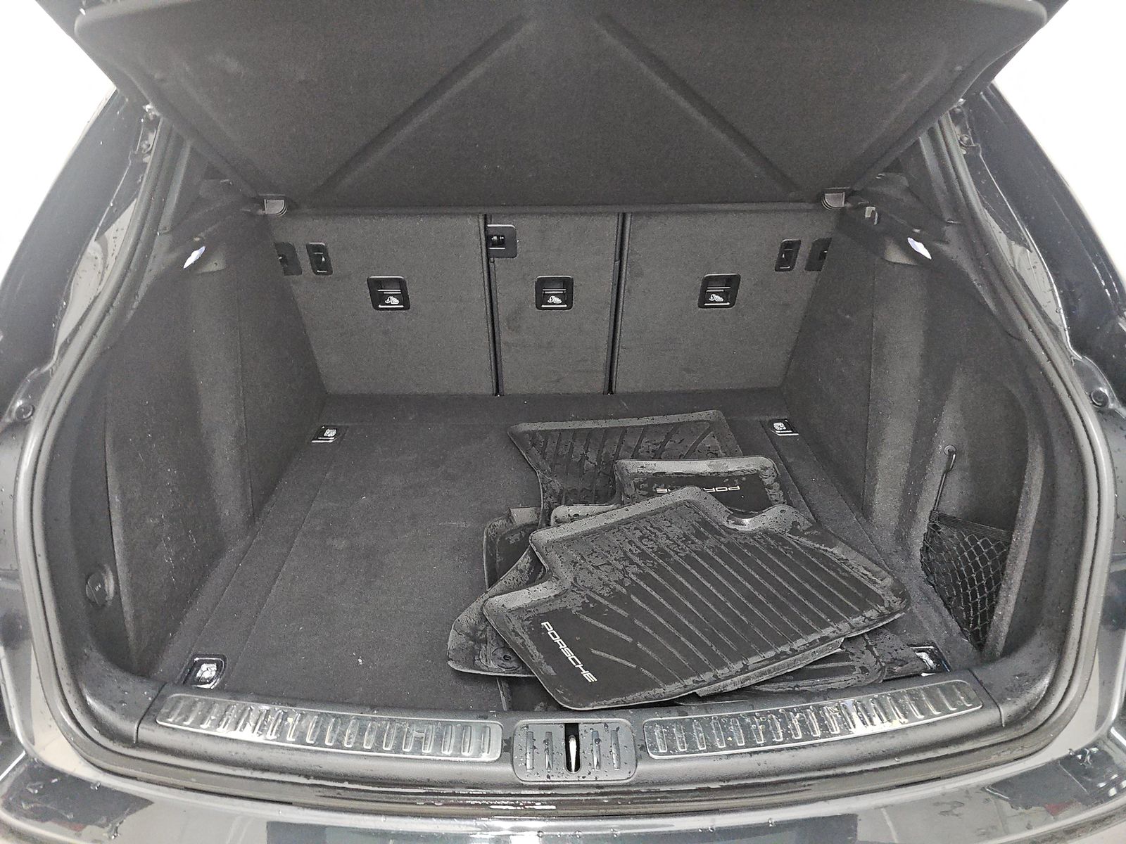 2022 Porsche Macan Base AWD