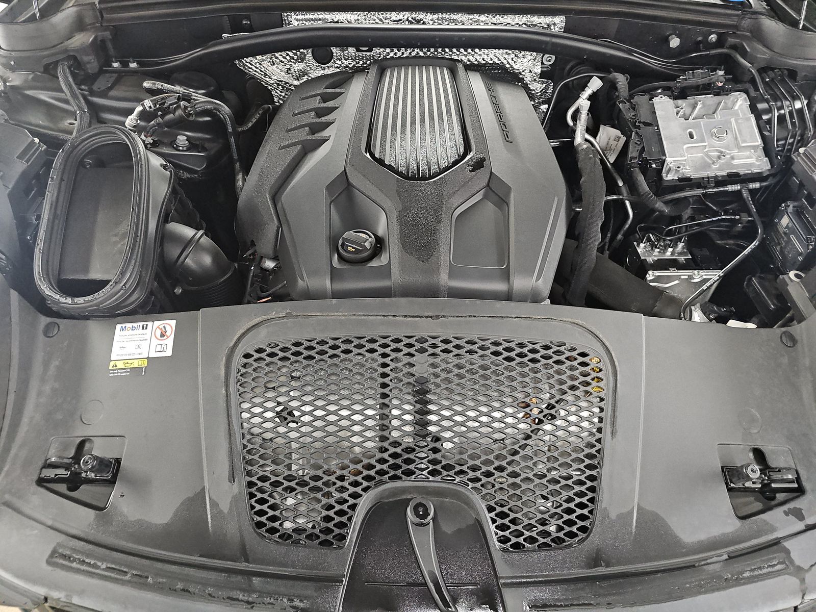 2022 Porsche Macan Base AWD