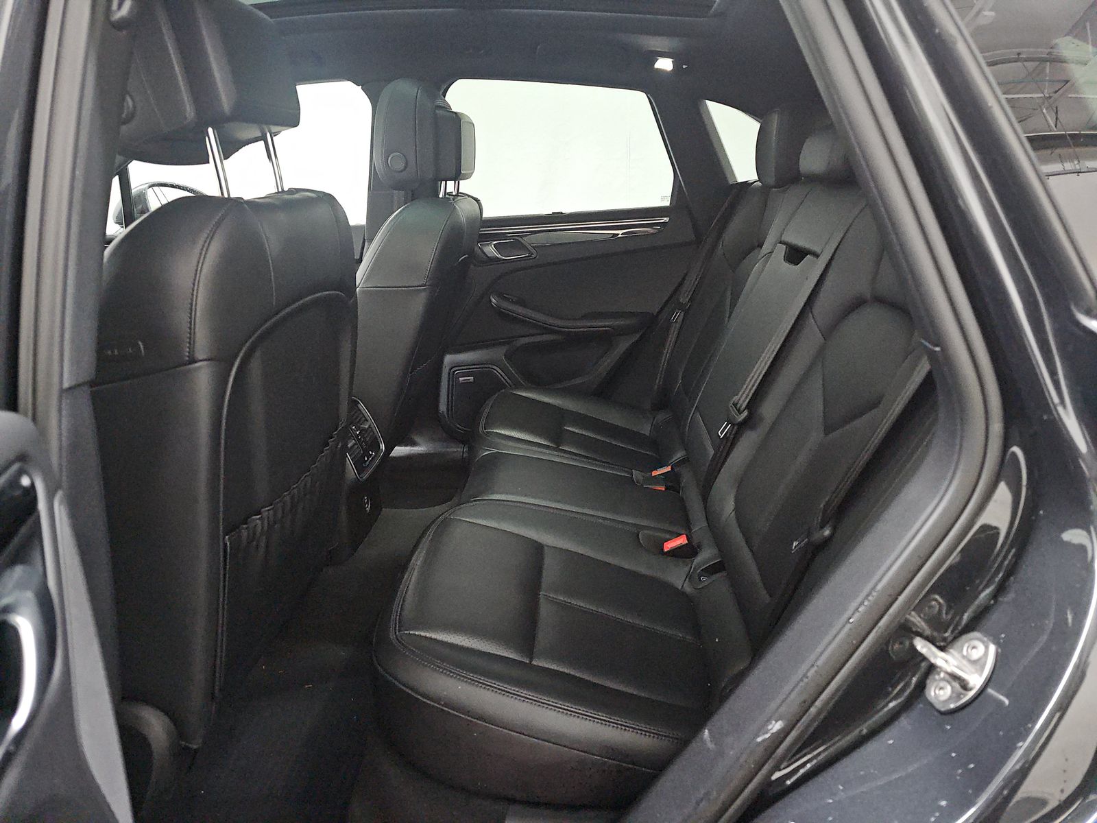 2022 Porsche Macan Base AWD