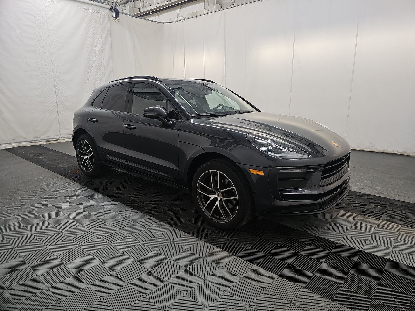 2022 Porsche Macan Base AWD