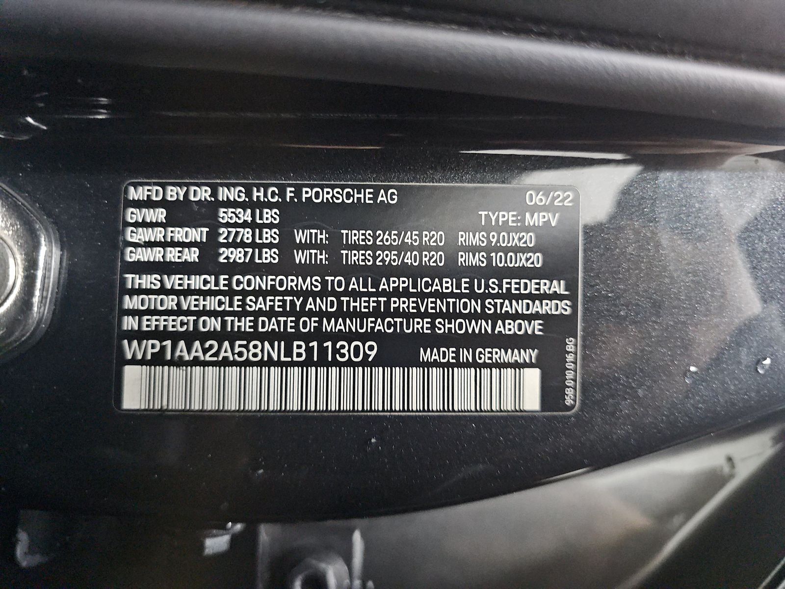 2022 Porsche Macan Base AWD