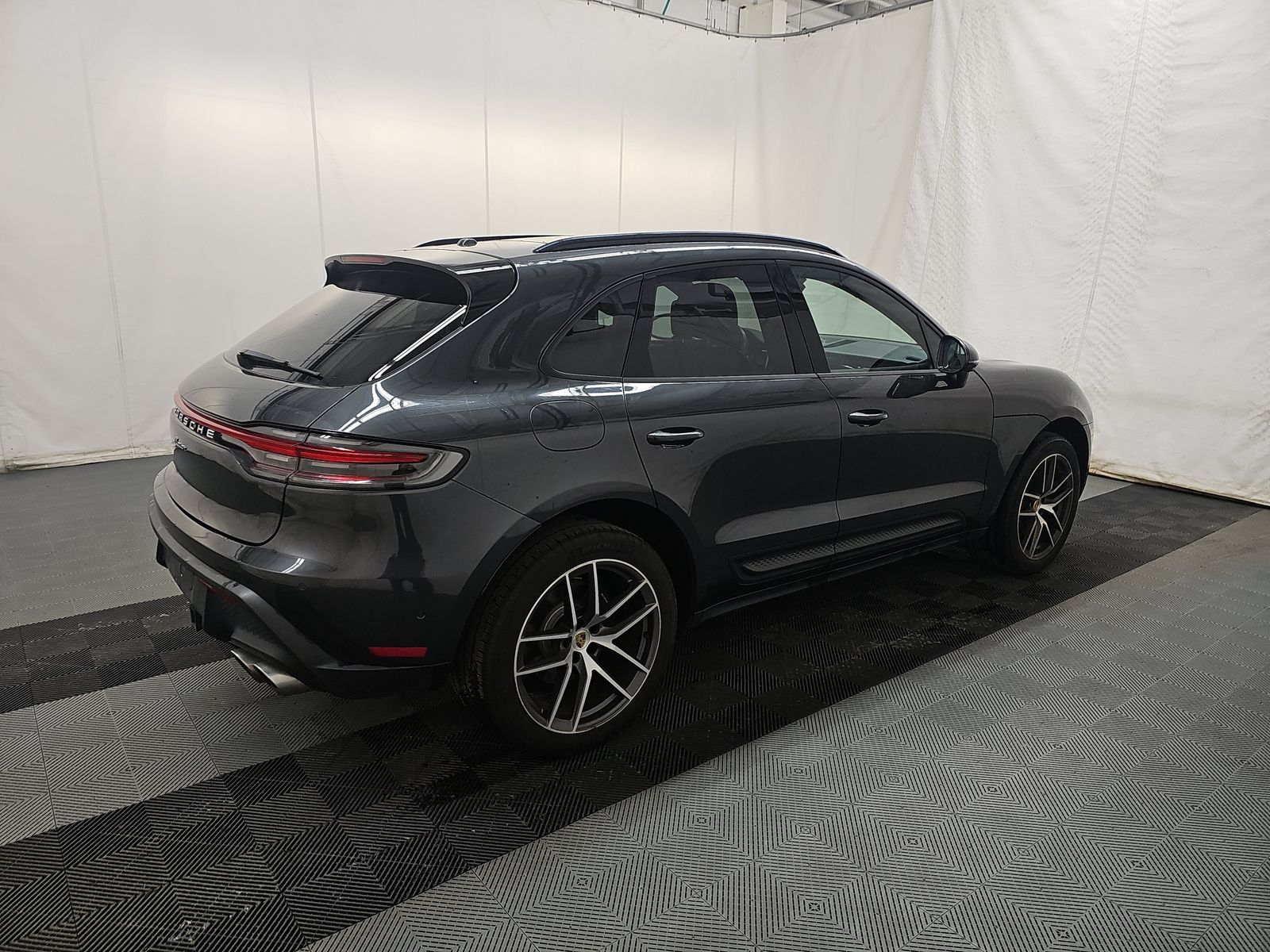 2022 Porsche Macan Base AWD