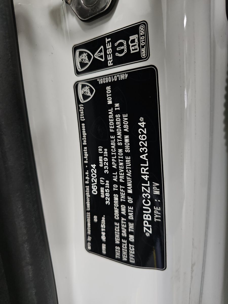 2024 Lamborghini Urus Performante AWD