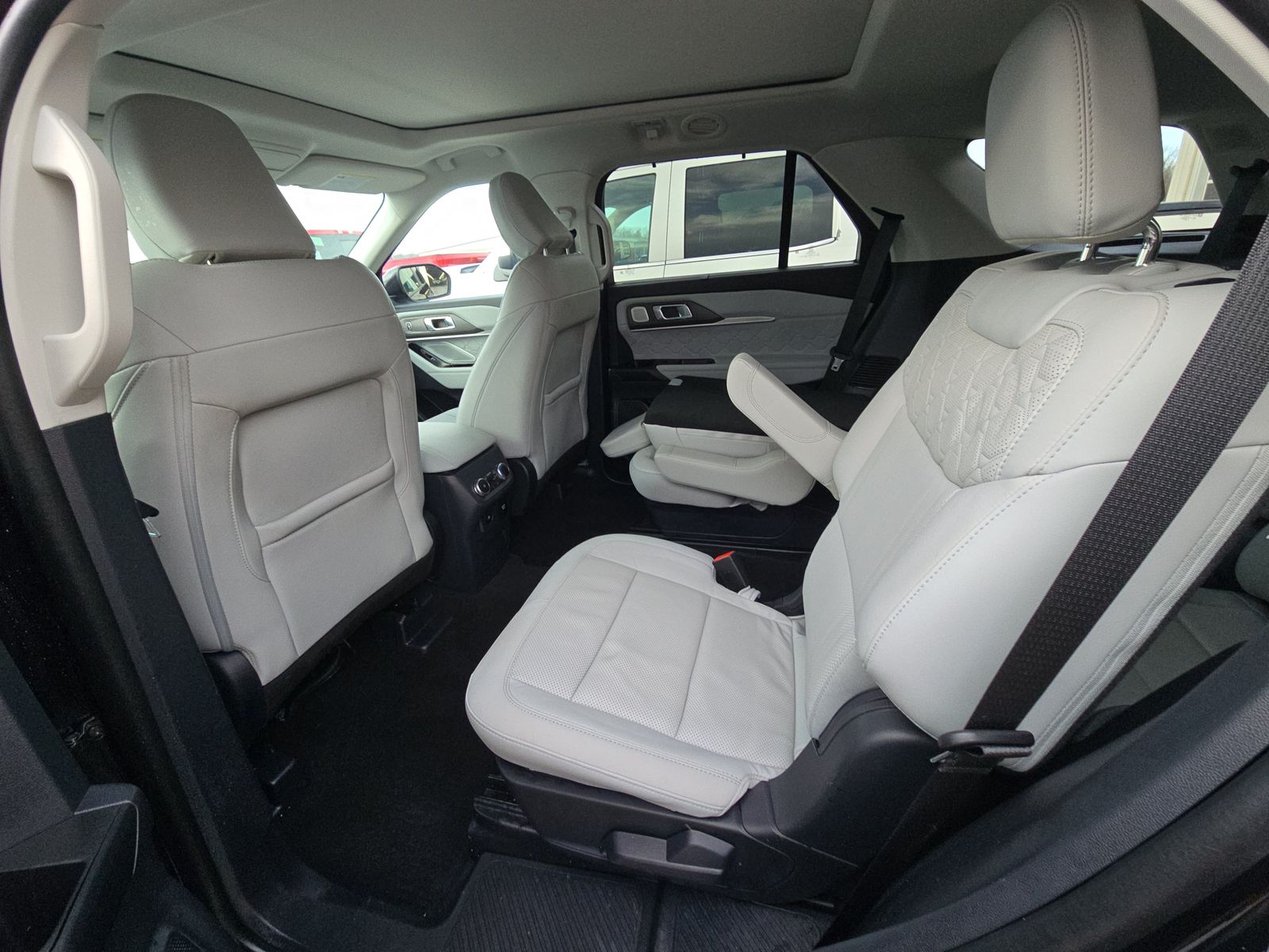 2025 Ford Explorer Platinum AWD