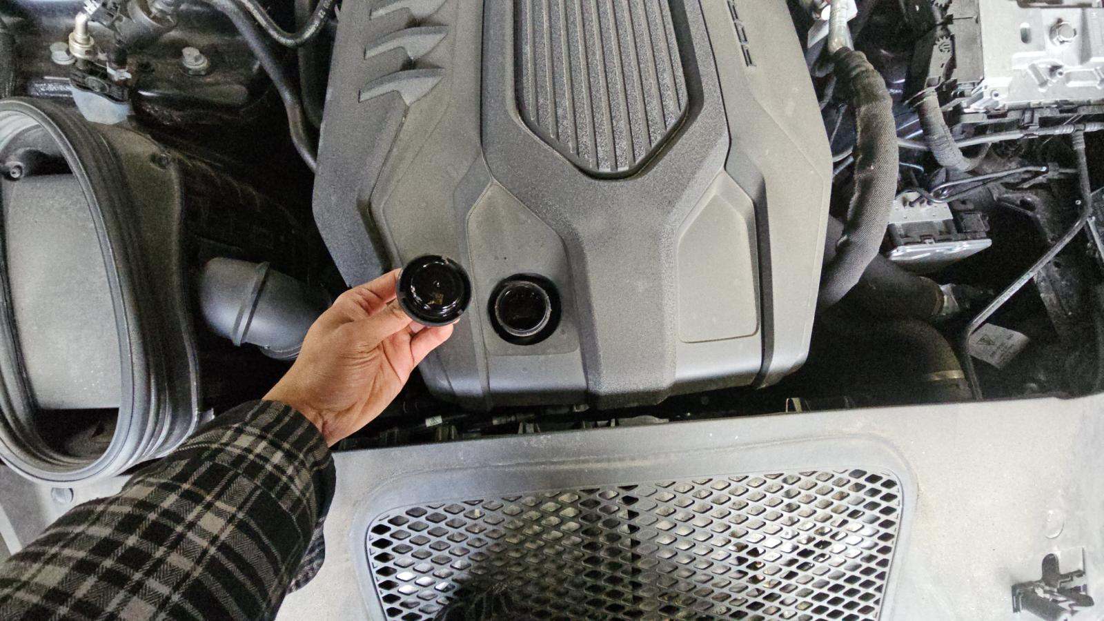 2022 Porsche Macan Base AWD