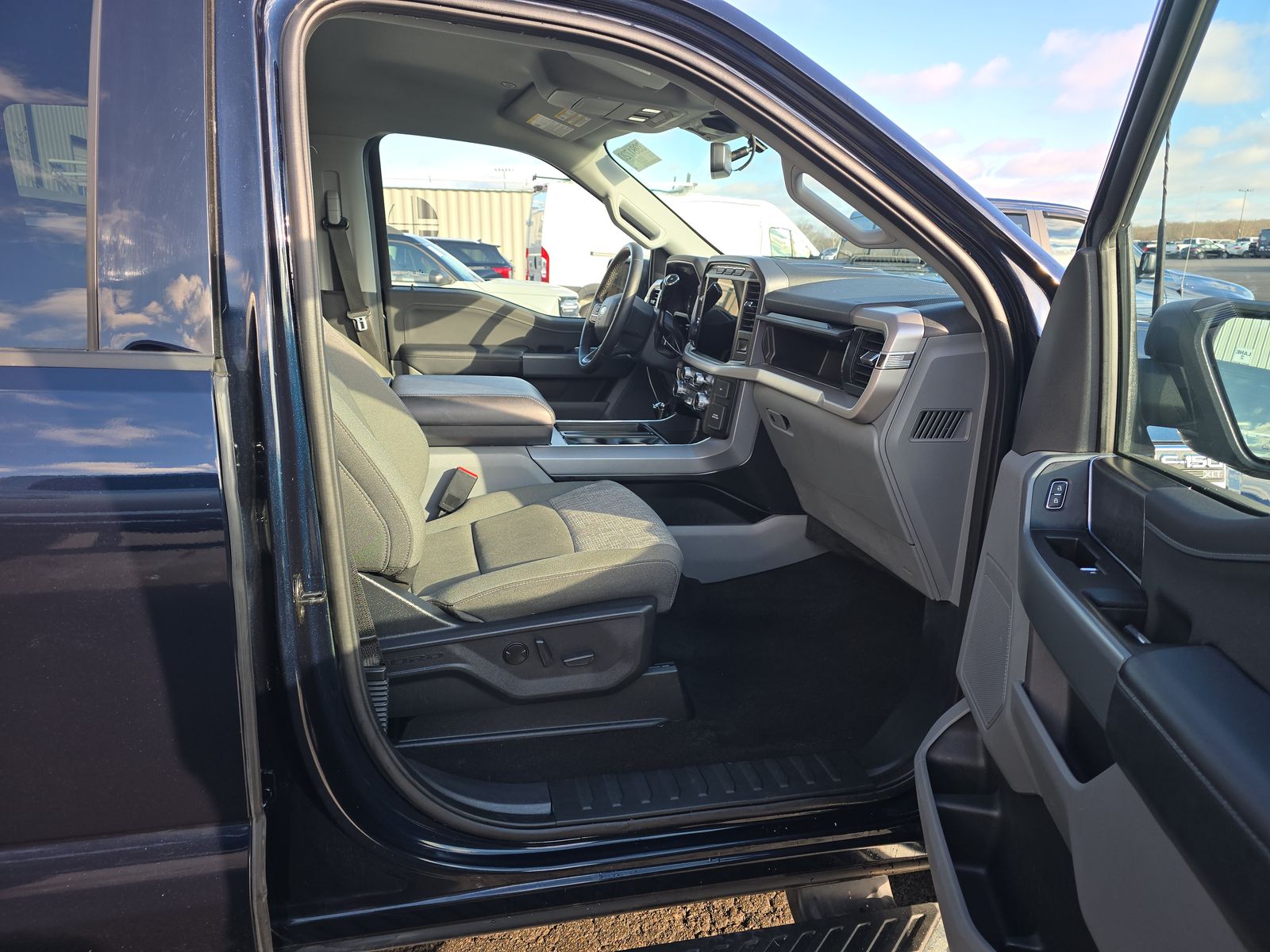 2023 Ford F-150 XLT AWD