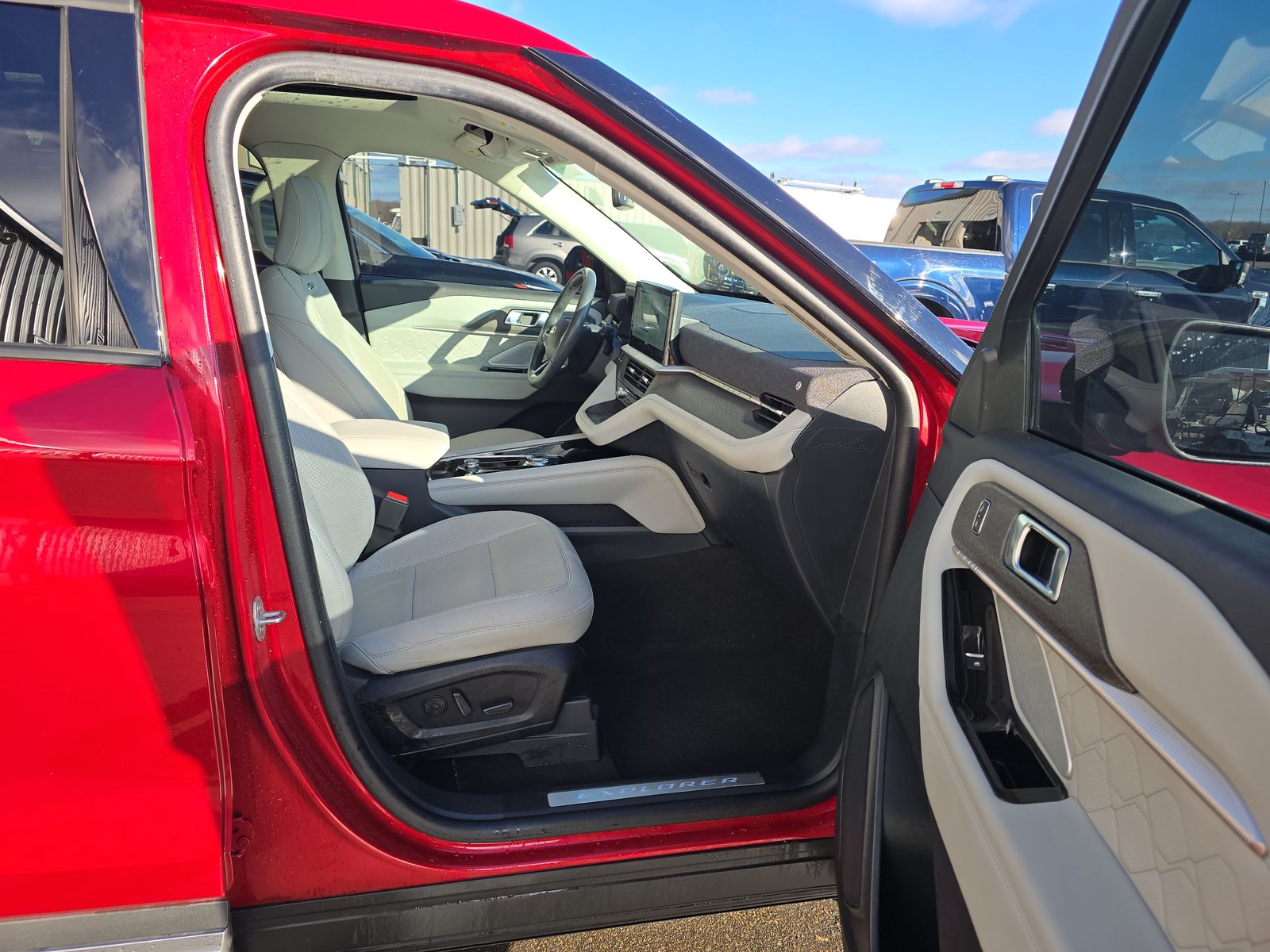 2025 Ford Explorer Platinum AWD