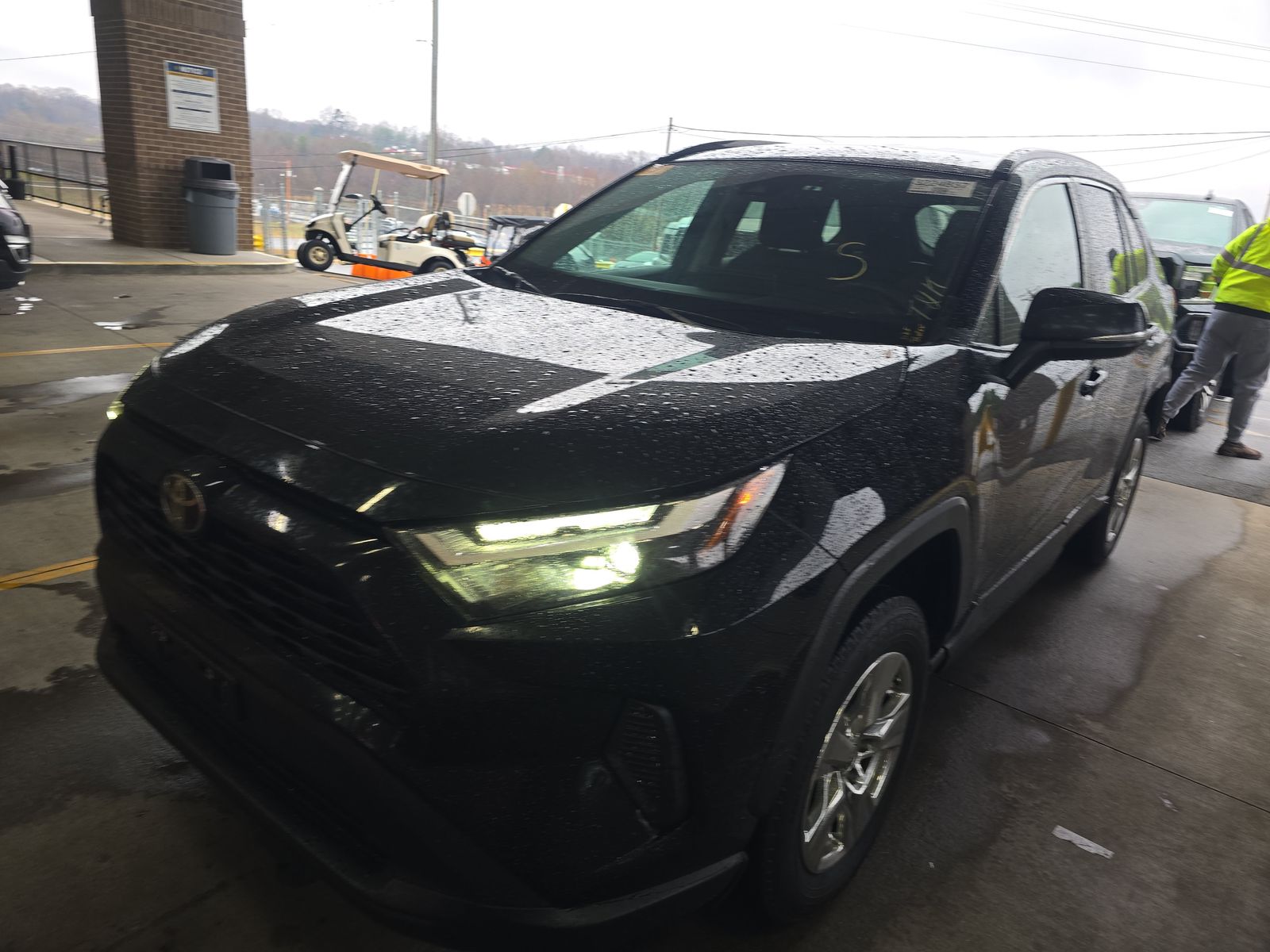 2024 Toyota RAV4 XLE AWD