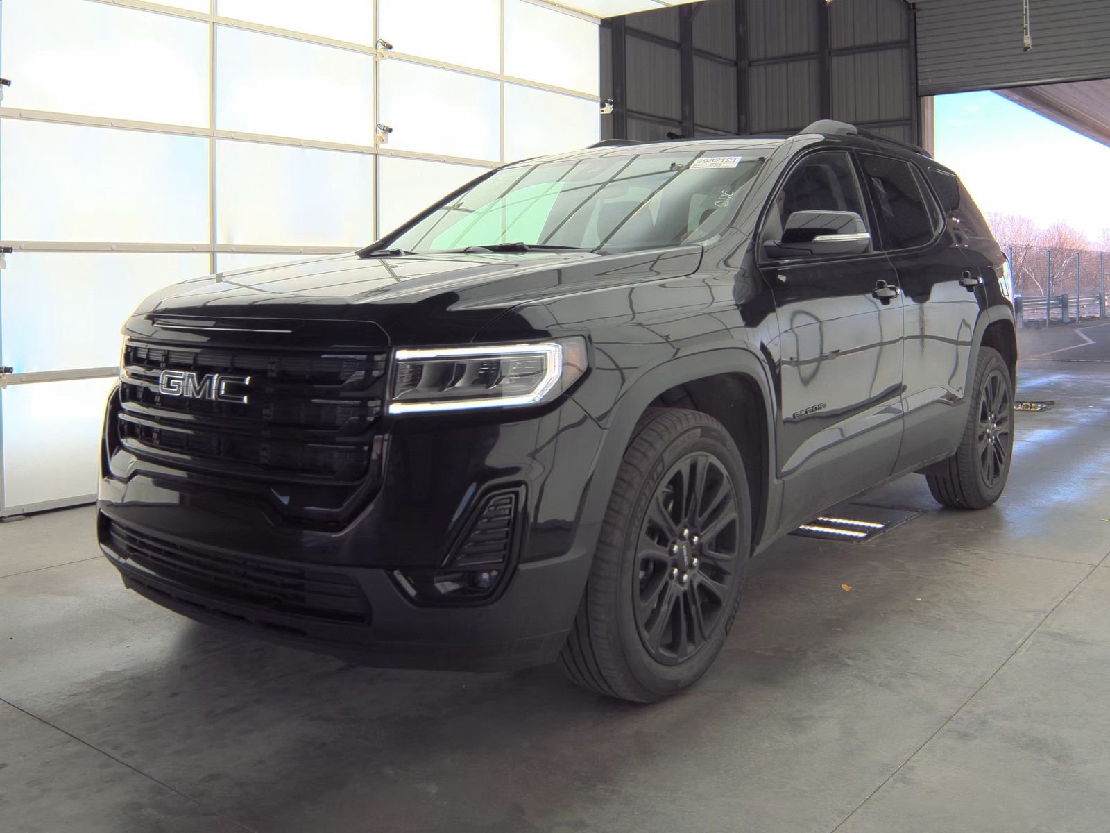 2023 GMC Acadia SLT's photo