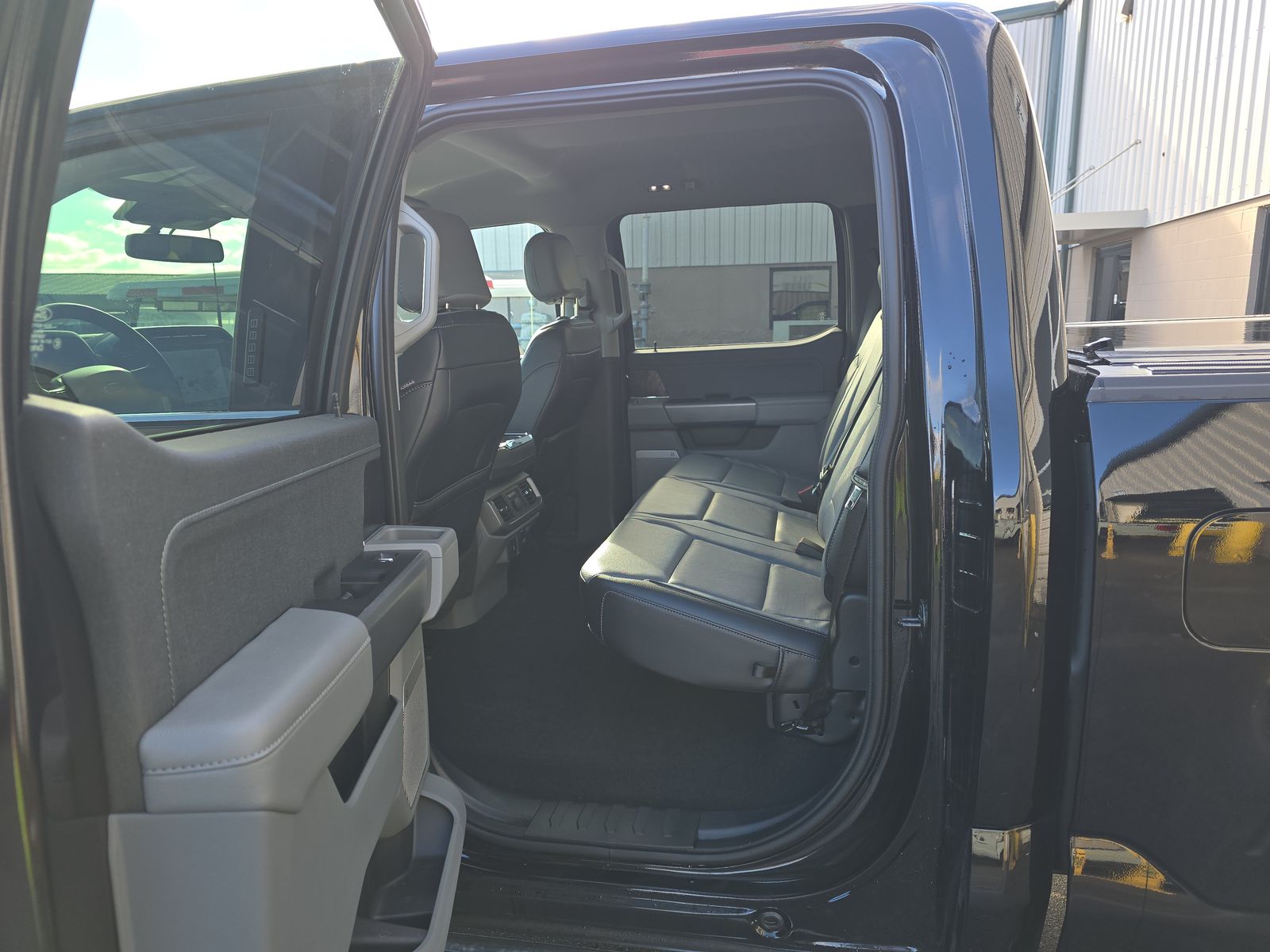 2023 Ford F-150 Lariat AWD