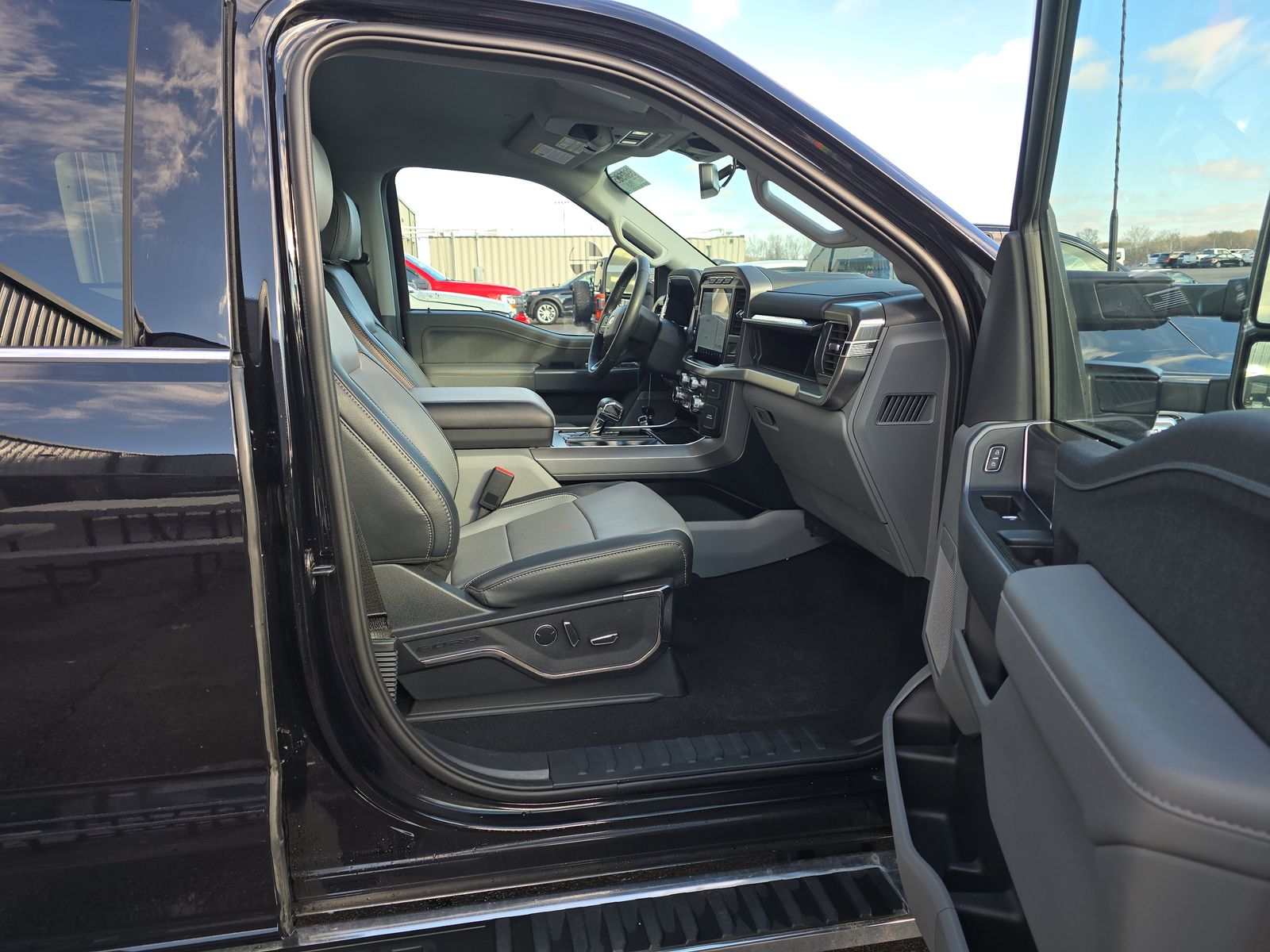 2023 Ford F-150 Lariat AWD