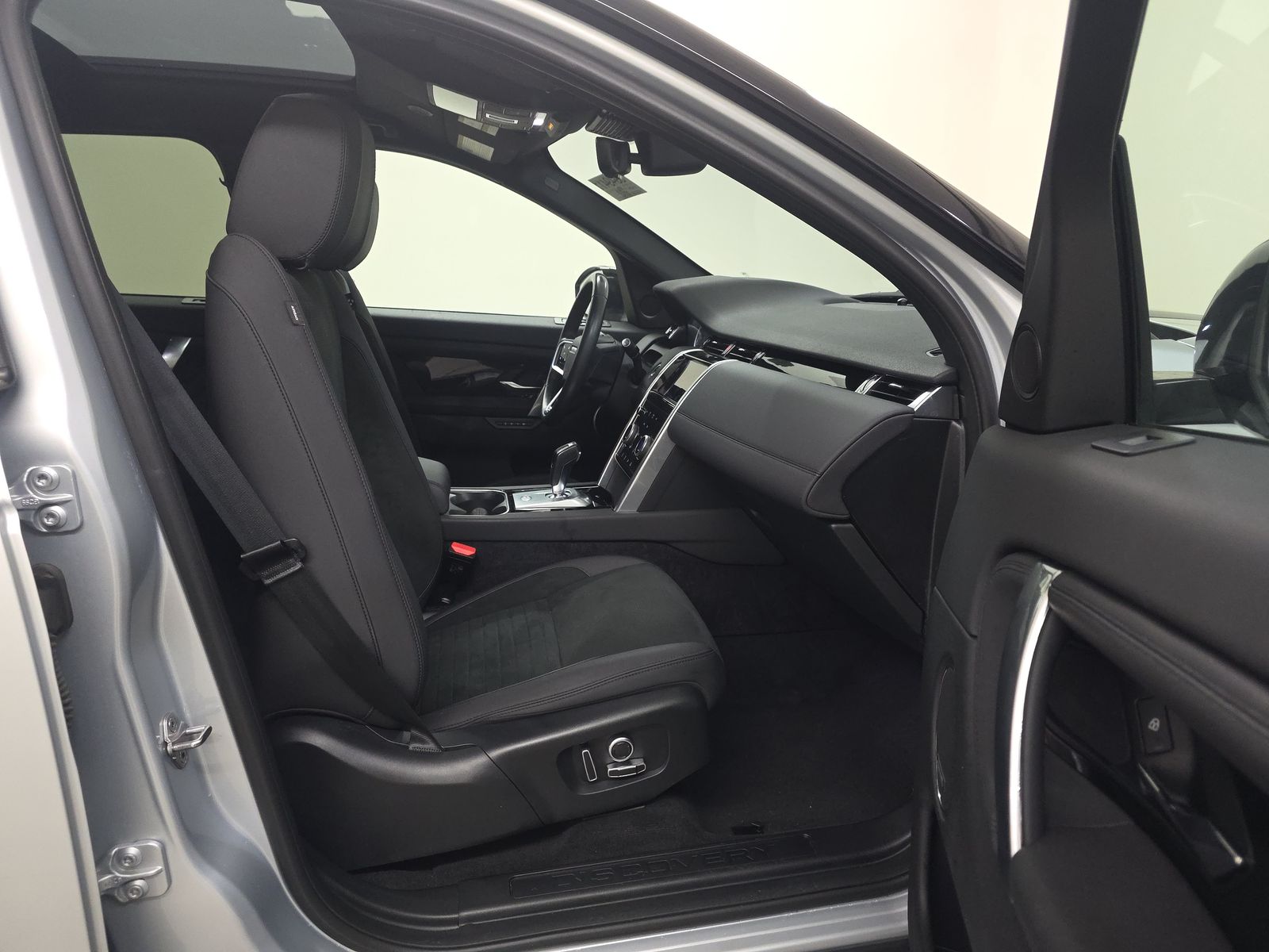 2023 Land Rover Discovery Sport SE AWD