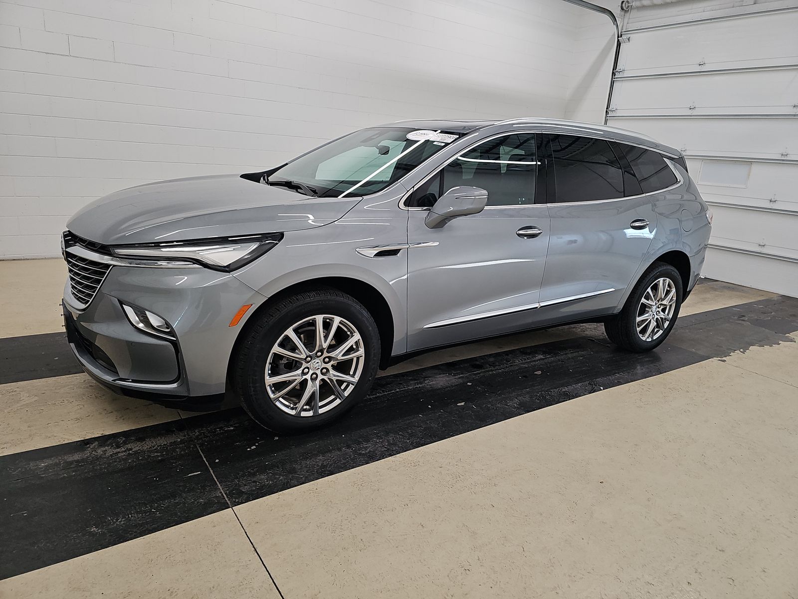 2024 Buick Enclave Essence's photo