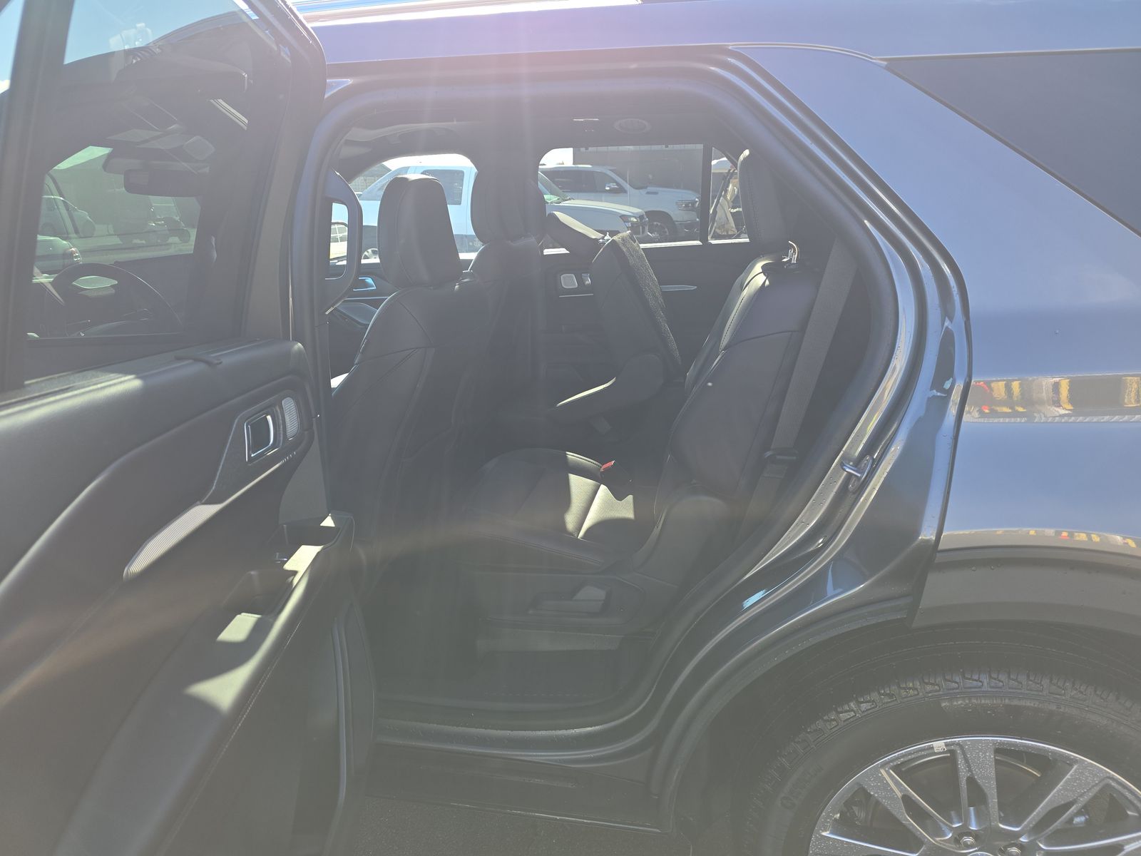 2025 Ford Explorer Platinum RWD