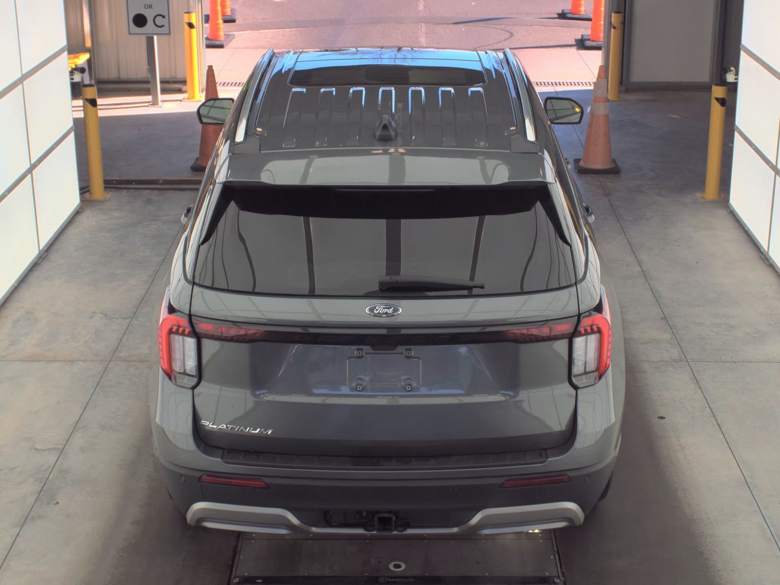 2025 Ford Explorer Platinum RWD