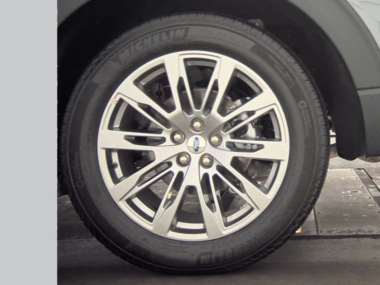 2025 Ford Explorer Platinum RWD