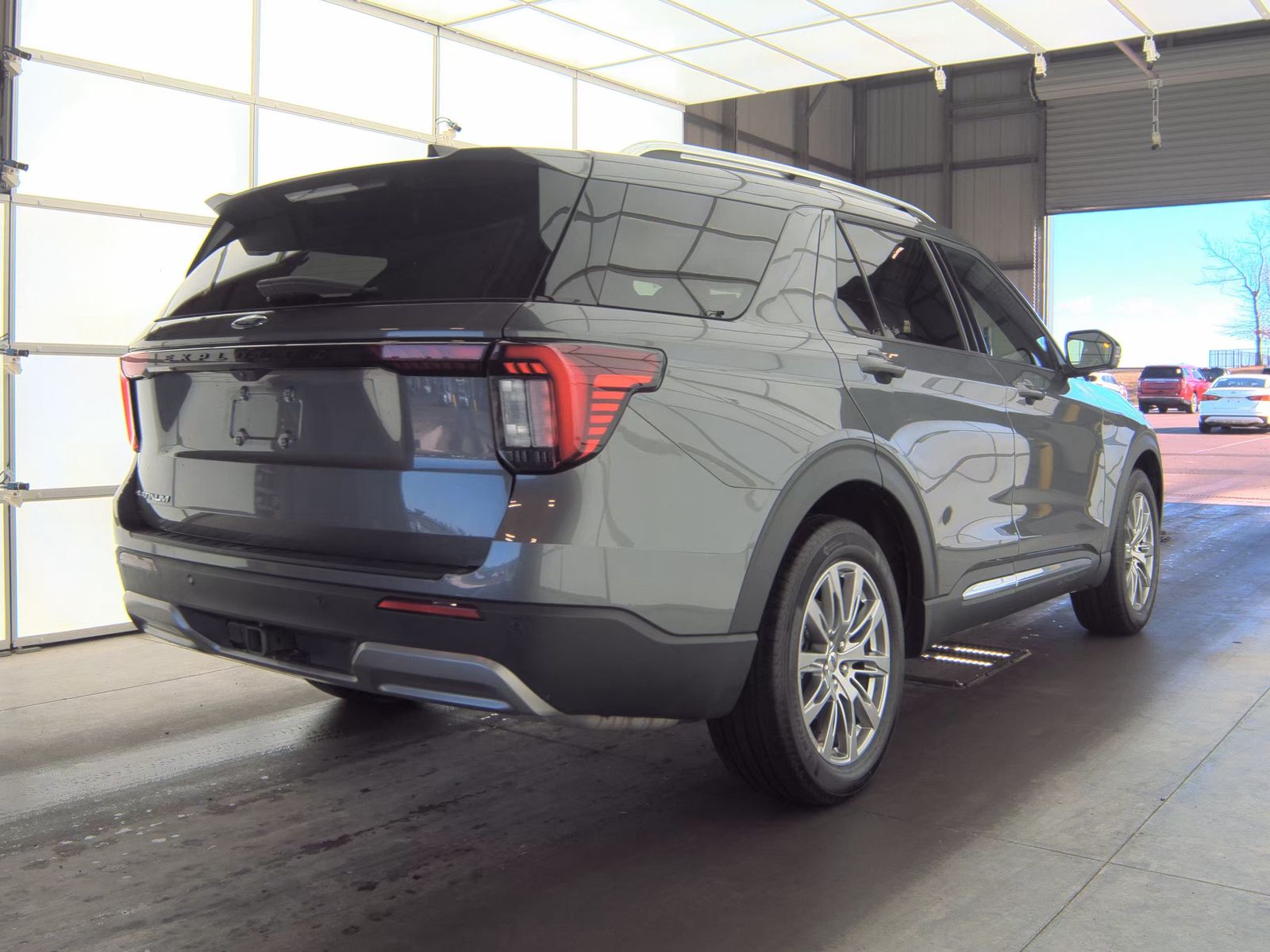 2025 Ford Explorer Platinum RWD