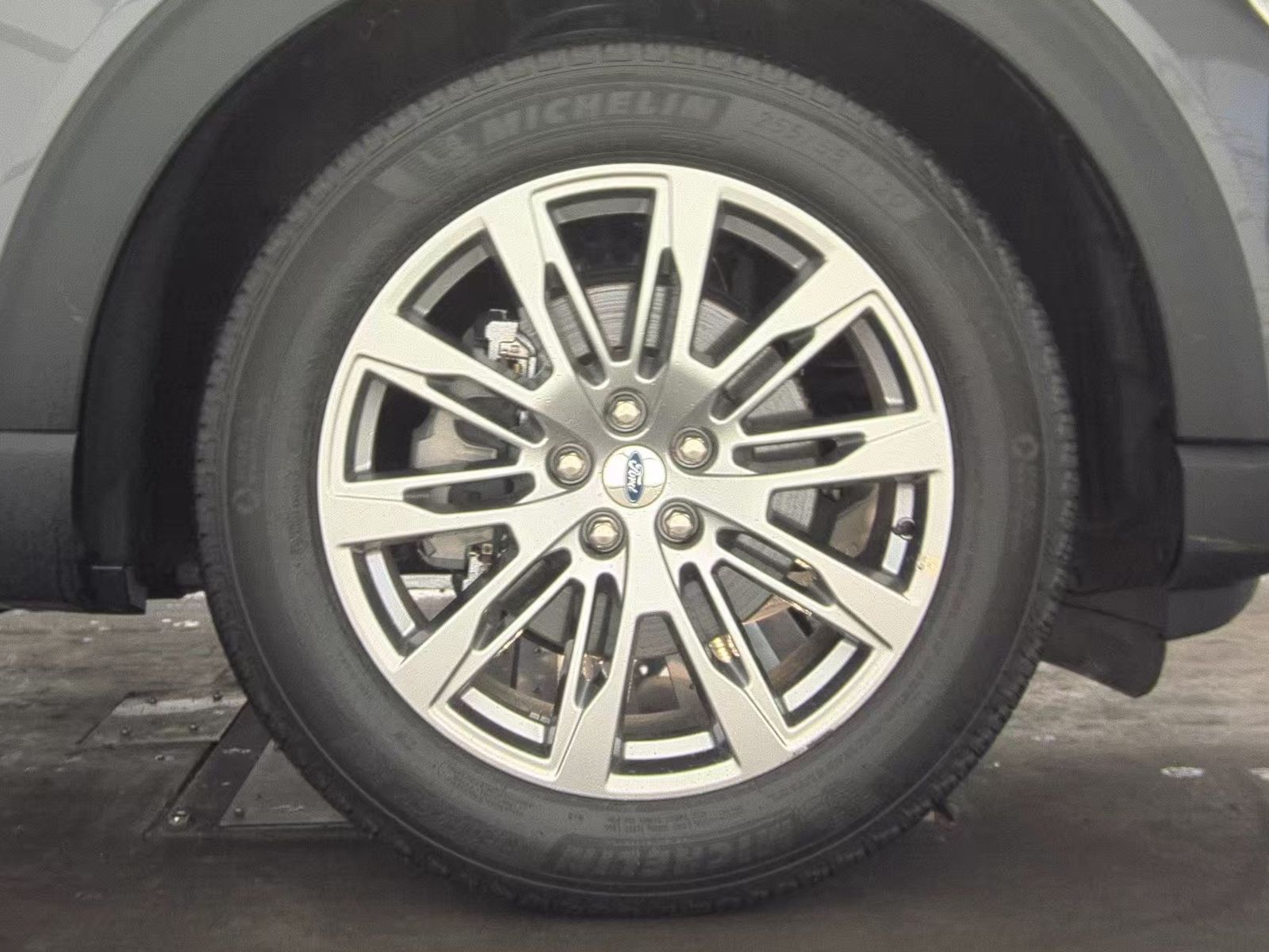 2025 Ford Explorer Platinum RWD