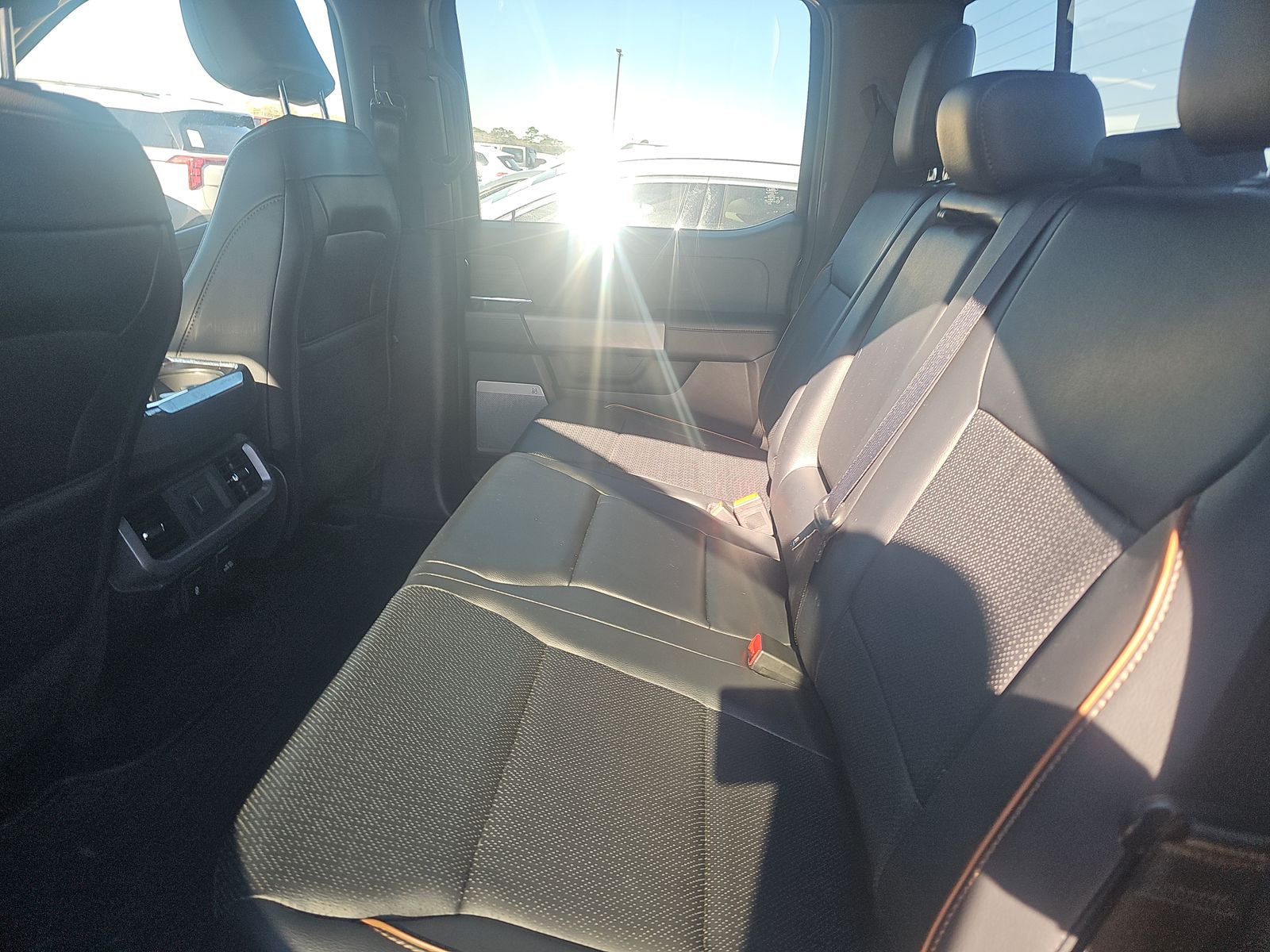 2025 Ford F-150 Lariat AWD