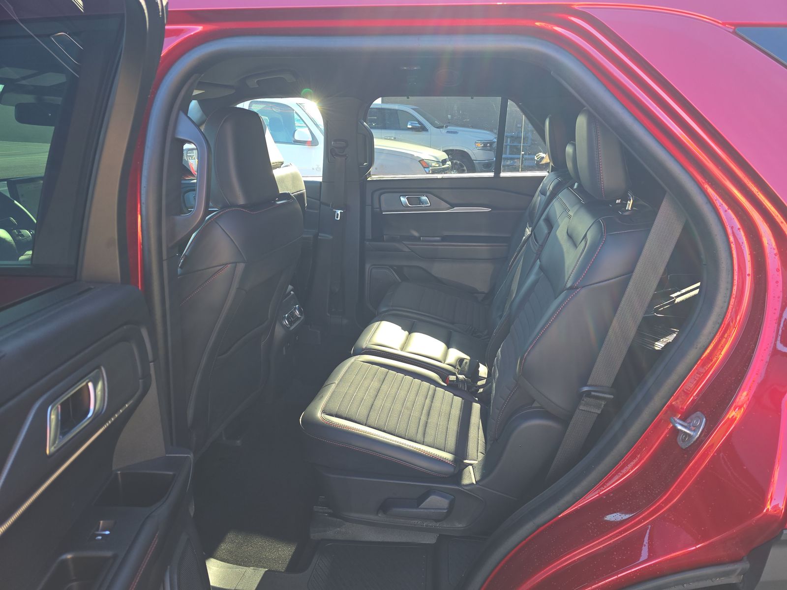 2025 Ford Explorer ST-Line AWD