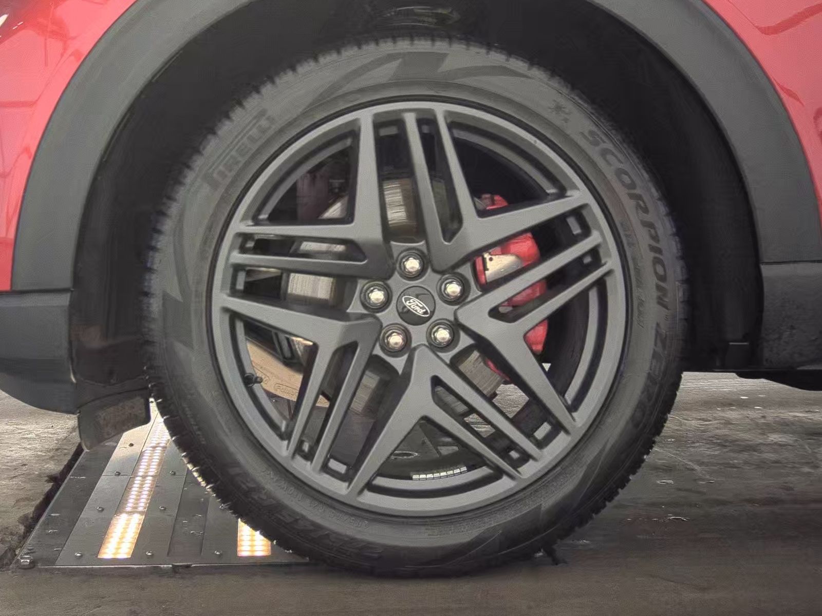 2025 Ford Explorer ST-Line AWD