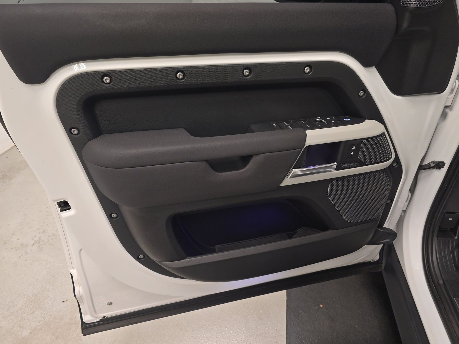 2022 Land Rover Defender 110 X-Dynamic SE AWD