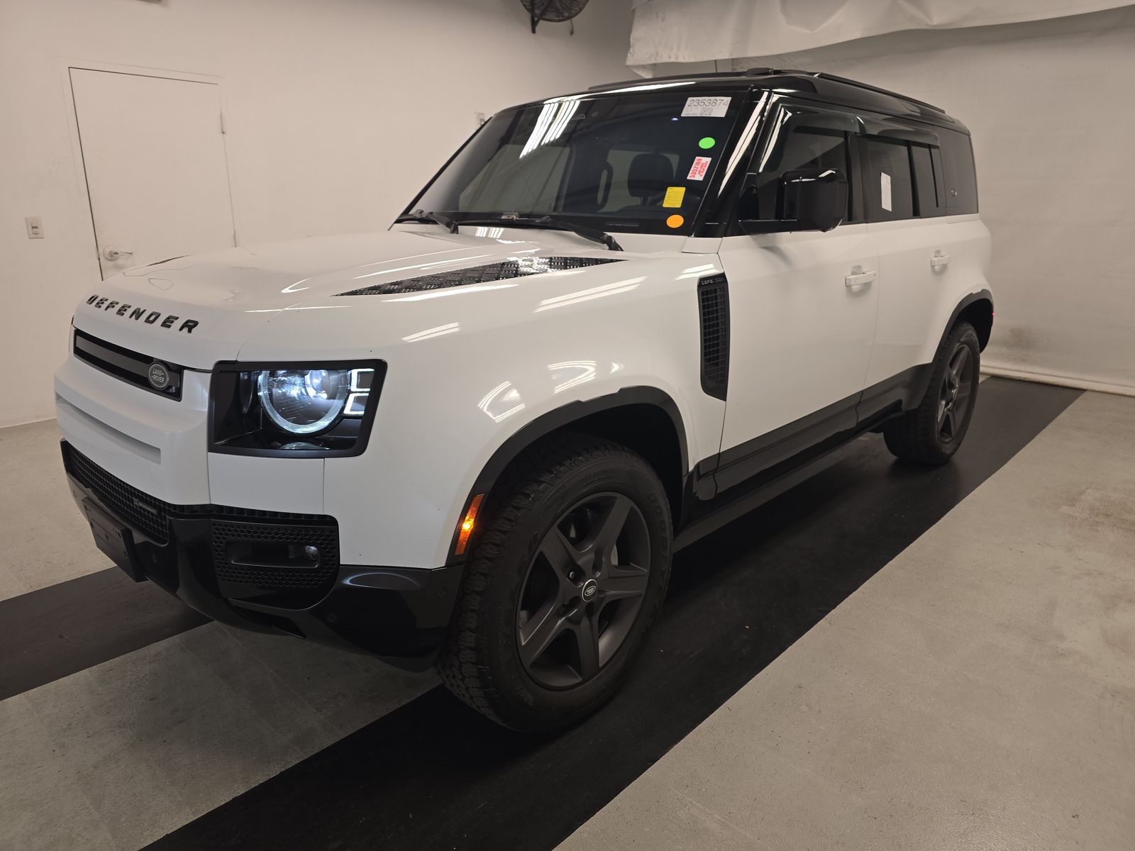 2022 Land Rover Defender 110 X-Dynamic SE AWD