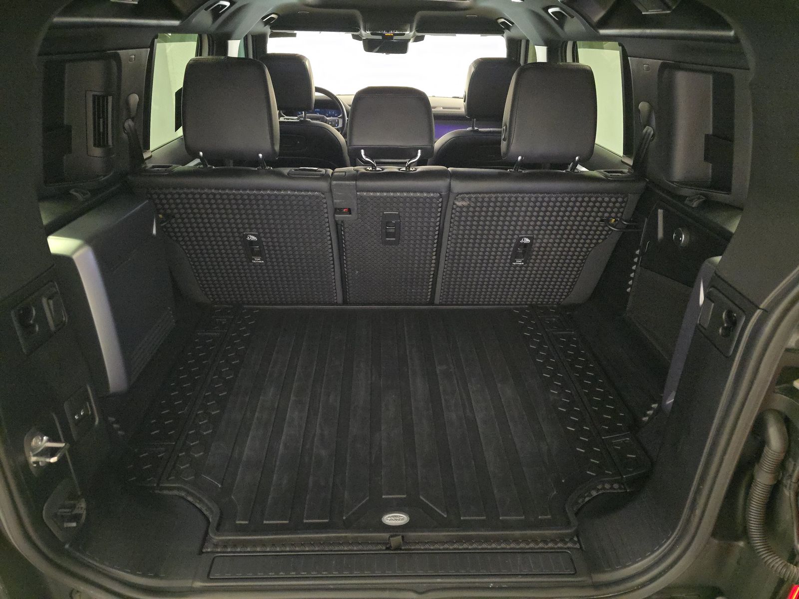 2022 Land Rover Defender 110 X-Dynamic SE AWD