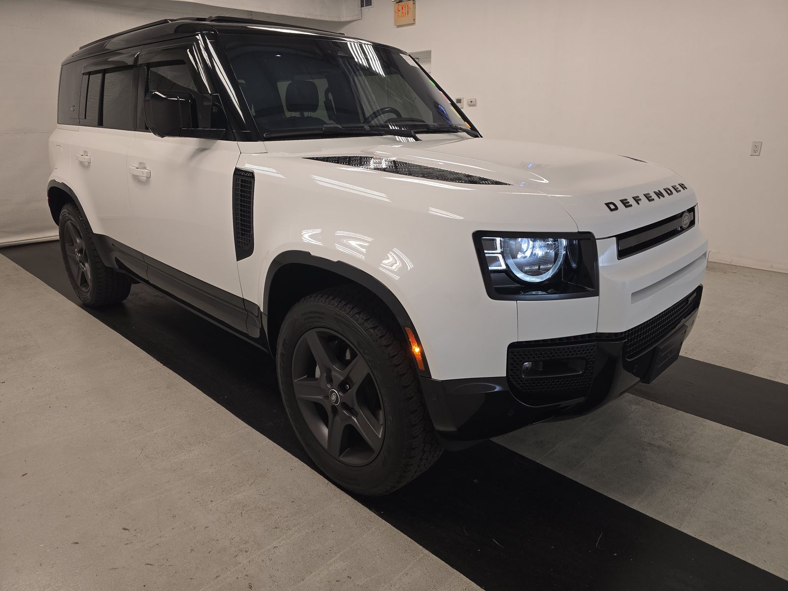 2022 Land Rover Defender 110 X-Dynamic SE AWD