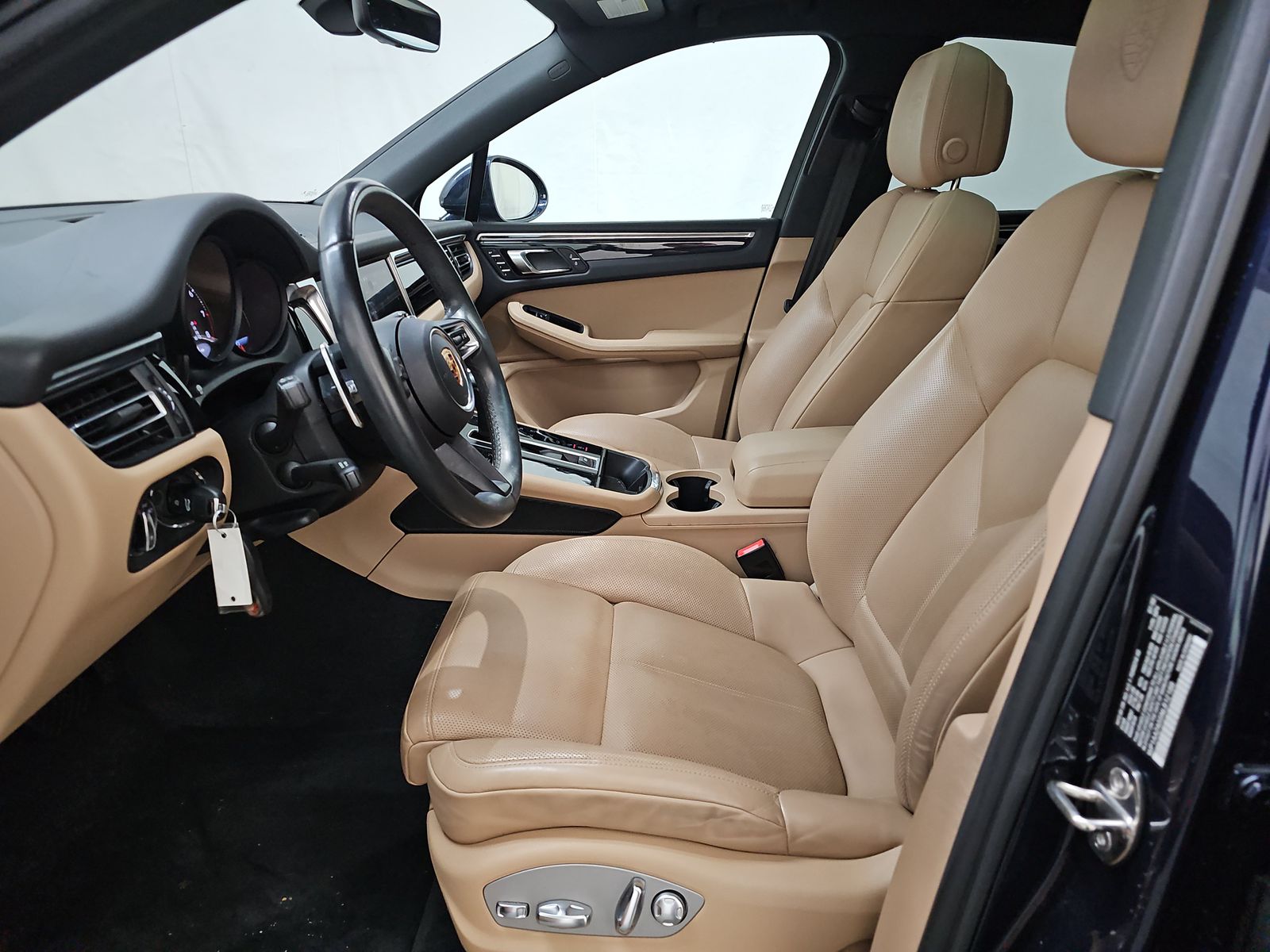 2022 Porsche Macan Base AWD