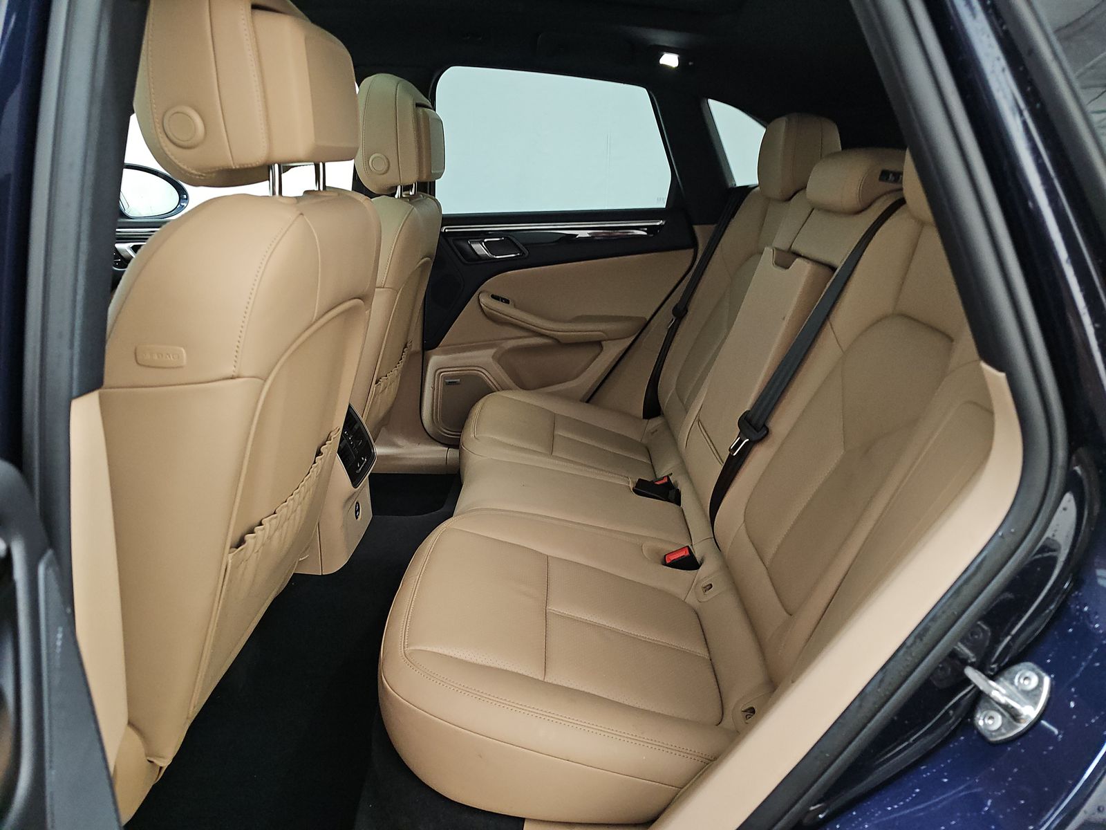 2022 Porsche Macan Base AWD