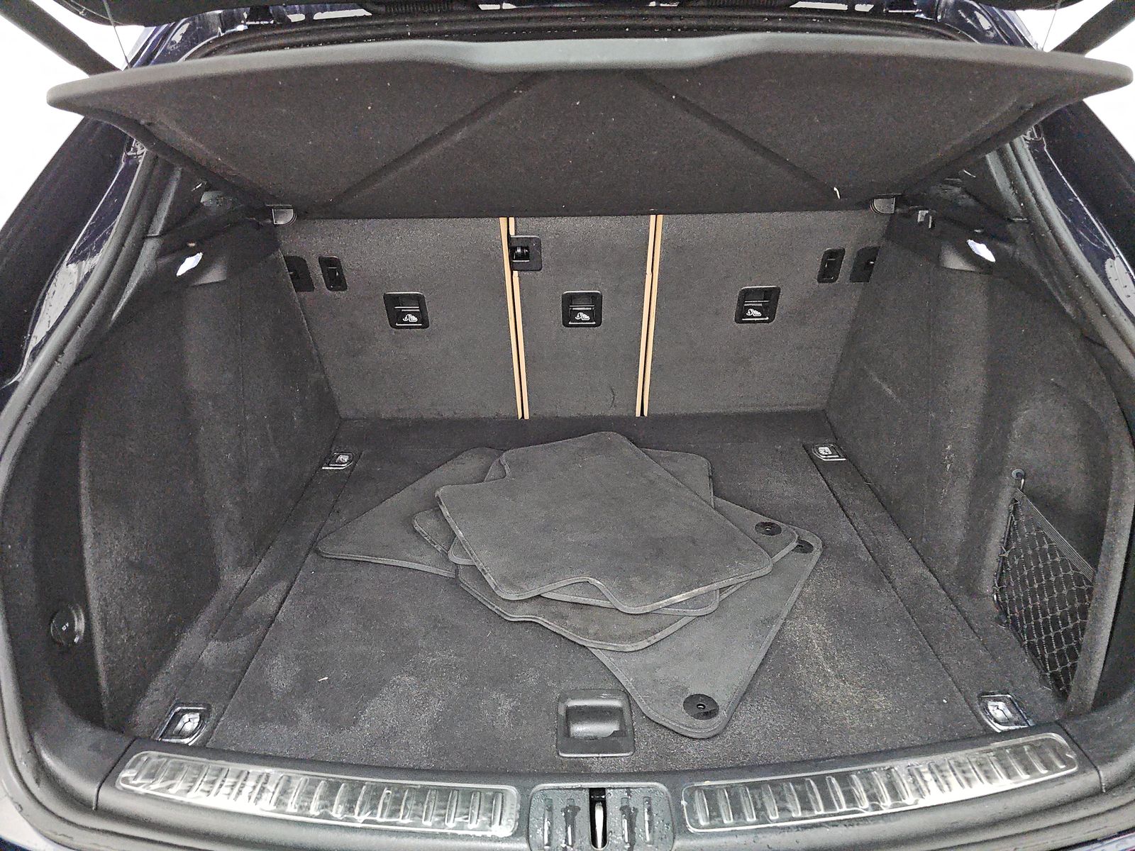 2022 Porsche Macan Base AWD