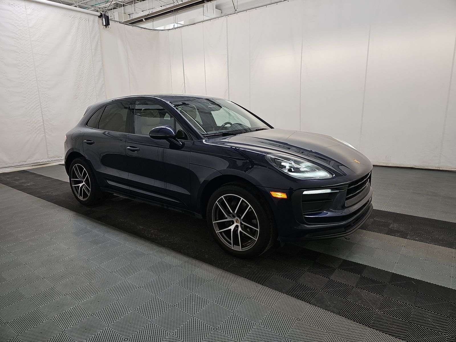 2022 Porsche Macan Base AWD