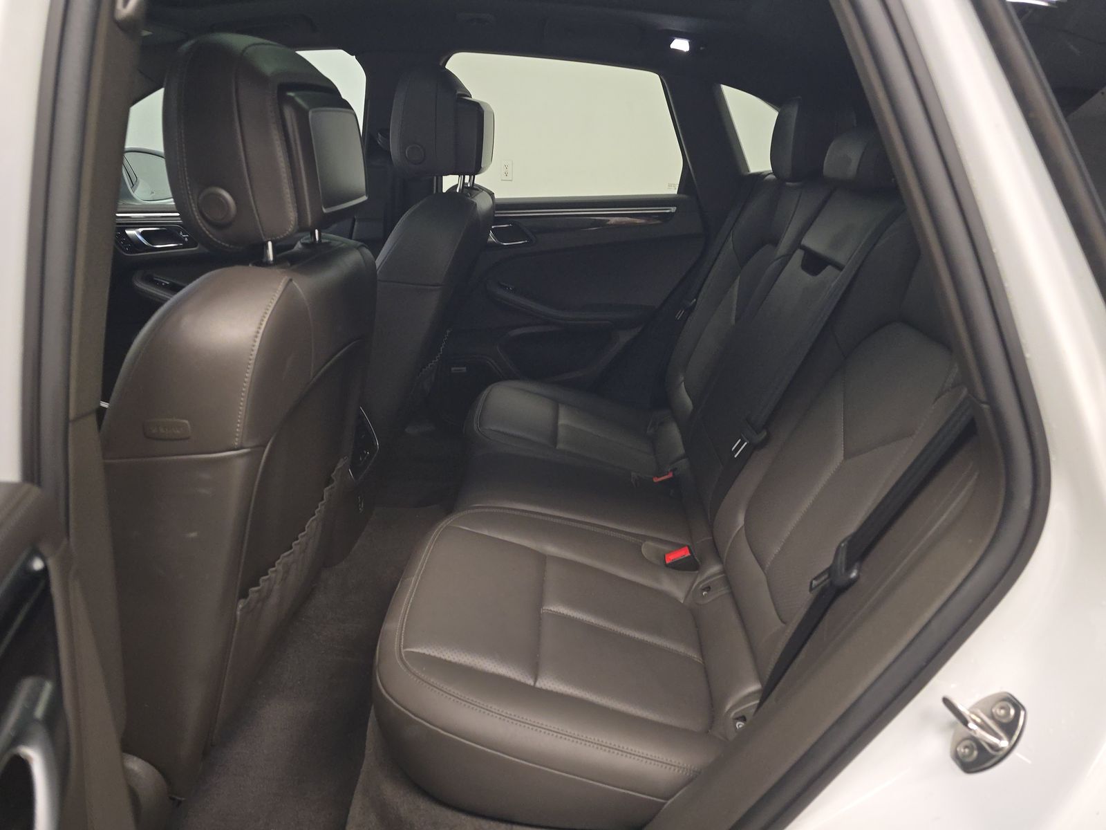 2022 Porsche Macan Base AWD