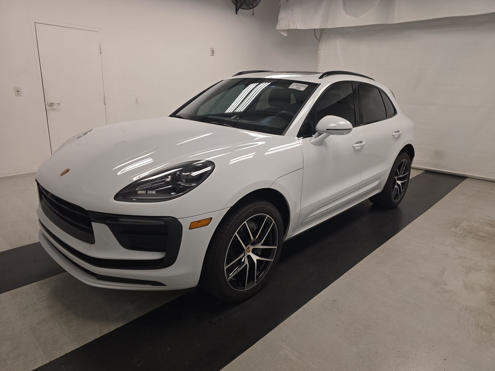 2022 Porsche Macan Base AWD